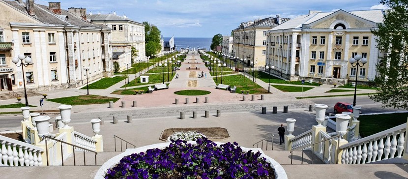В Ваналиннаской основной школе Силламяэ мужчина целился в 15-летнего подростка