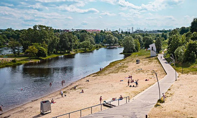 Купание на нарвском пляже стало опасным и официально запрещено