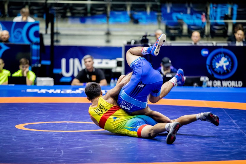 В Таллинне стартовал юниорский ЧМ по борьбе