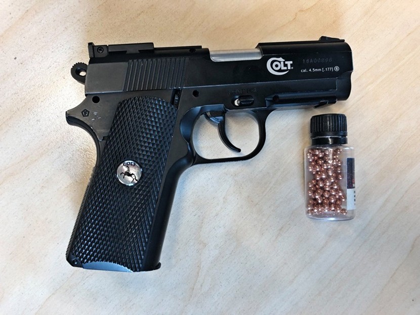 Конфликт в Кохтла-Ярве: один юноша выстрелил в другого из пневматического оружия