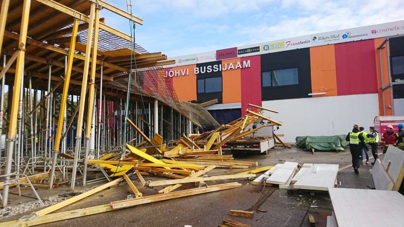 В Йыхви обрушилась крыша строящегося автовокзала, пострадало два рабочих