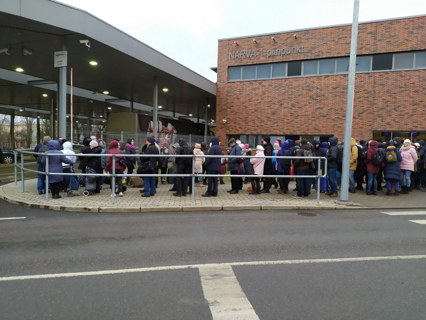 На нарвском участке границы 3 января были огромные очереди