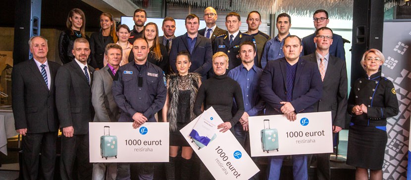 ФОТО: Герои года. Обезвредивший пьяного хулигана мужчина, организатор поисков без вести пропавших, помощник полицейского, остановивший пьяного водителя