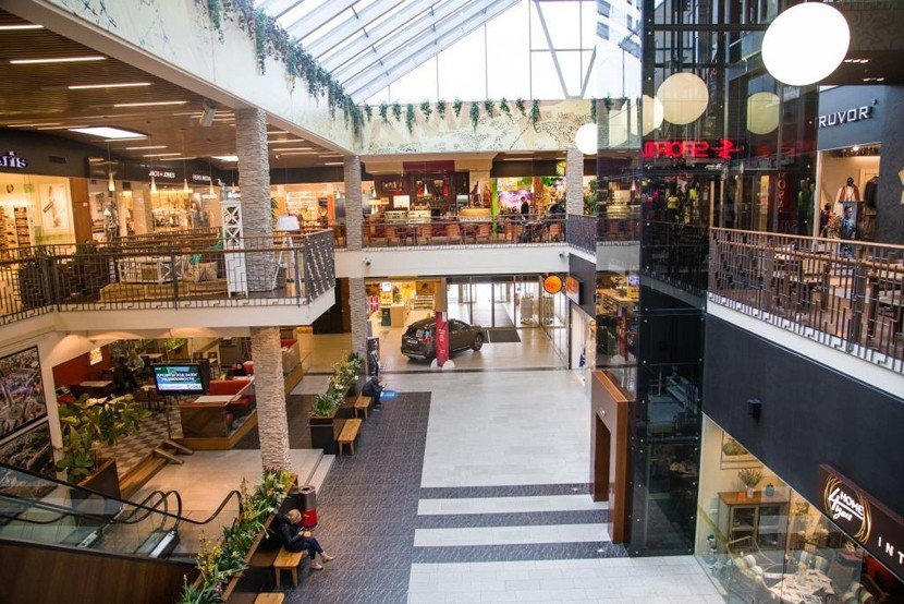 Нарвские торговые центры Astri и Fama сокращают часы работы