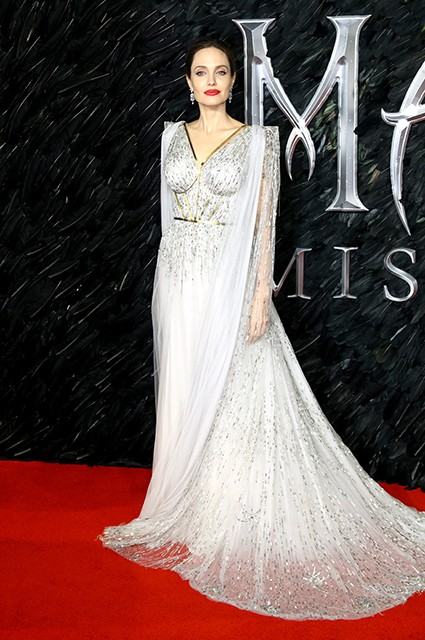 Анджелина Джоли рассказала о возвращении сына Мэддокса домой из Южной Кореи в разгар эпидемии коронавируса