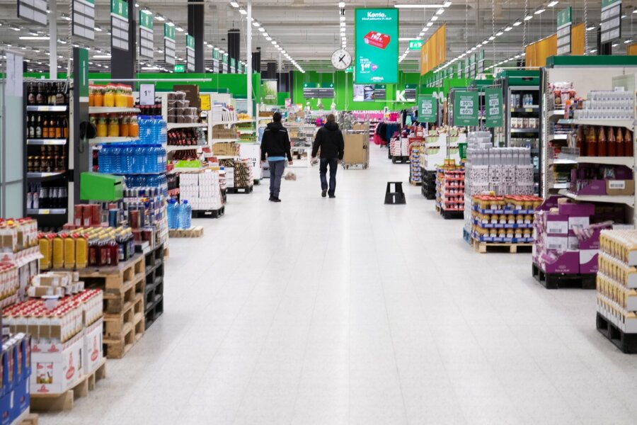 Новые требования! С 4 апреля магазинам необходимо регулировать число людей в торговых залах и обеспечивать им средства дезинфекции