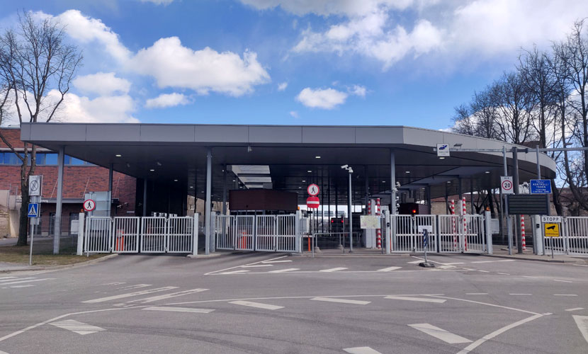 Министр иностранных дел ЭР не решается прогнозировать, когда откроется граница с РФ. «Россия, исходя из своей логики, сама себя закрыла»