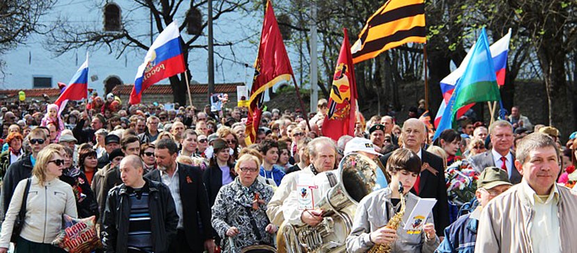 Власти призывают 9 мая следовать установленным правилам. Настоятельно рекомендуют почтить память погибших без публичных сборов