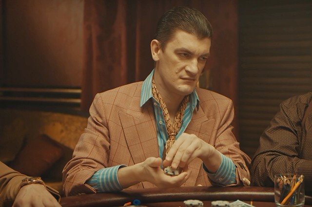 Группа Little Big представила новый клип Hypnodancer. В нем снялись Александр Гудков и другие звезды