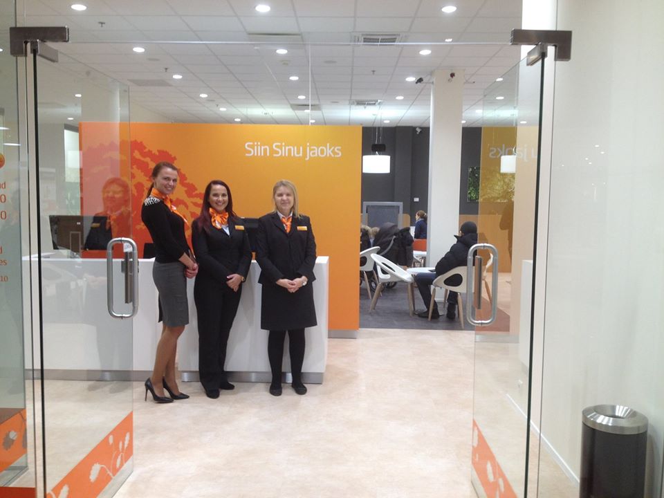 До конца лета Swedbank будет обслуживать клиентов в своих конторах только по предварительному бронированию