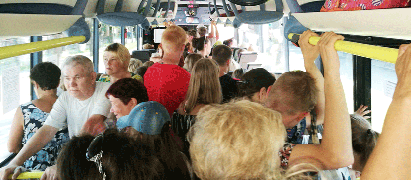 Дополнительные рейсы нарвских автобусов, введенные во время ЧП, отменены с 18 мая. Перевозят до 50 человек одновременно, плата на дачных маршрутах восстановлена