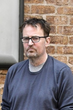 Мэттью Перри ищет новую любовь в Сети