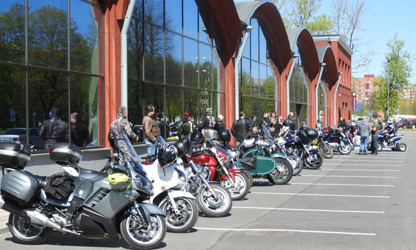 ФОТО: Нарвские байкеры открыли сезон. Байкфест в Нарве в этом году отменили в том числе из-за закрытых границ