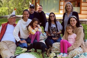 Вот так праздник: жена Брюса Уиллиса отметила день рождения с его бывшей супругой