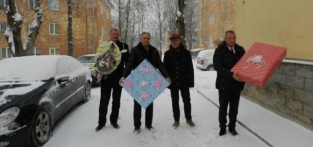 О традиции поздравлять первых новорожденных не забыли