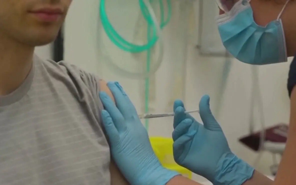 Первая партия вакцины AstraZeneca будет использована сразу