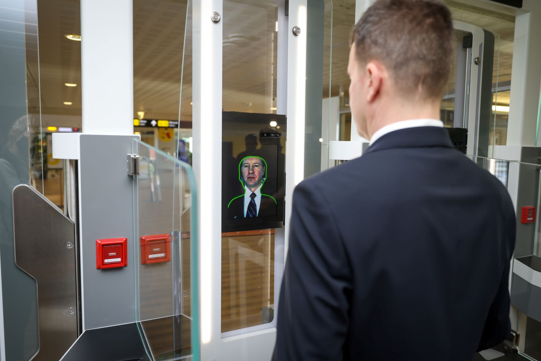 В аэропорту Таллинна и Нарвском погранпункте начали работу ABC-ворота