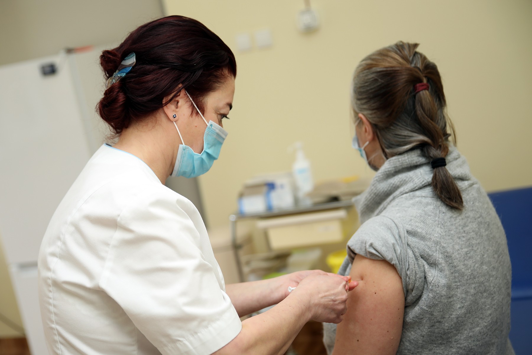 Нарвская больница ждет на вакцинацию от коронавируса людей в возрасте 60 лет и старше