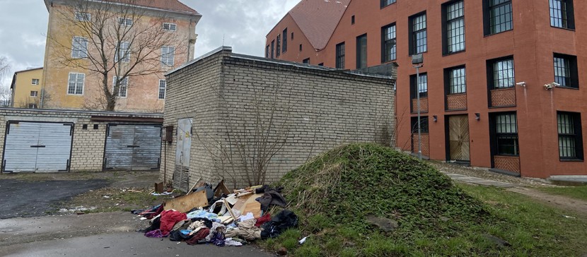 И лежит себе спокойно...