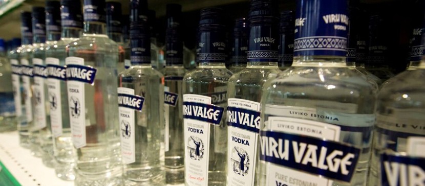 Купивший подростку бутылку водки мужчина наказан судом