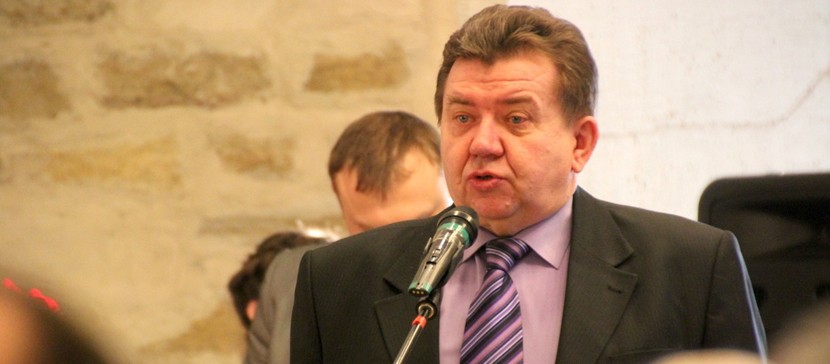 Власти Нарвы ввели депутата Бутузова в совет Narva Linnaelamu