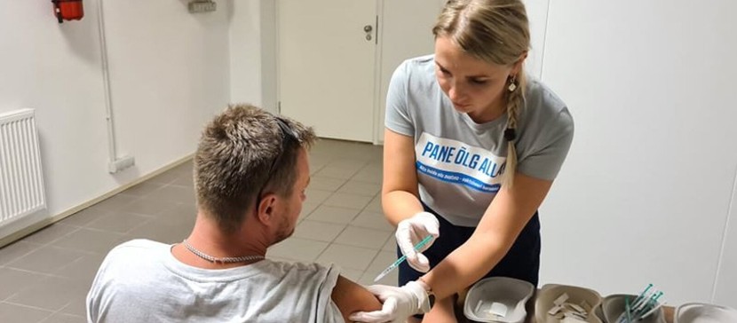 Обновлено: Проблемные места по темпам вакцинации – Маарду и Силламяэ