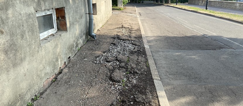 Вице-мэр: денег на ремонт тротуаров в Нарве нужно раз в 10 больше