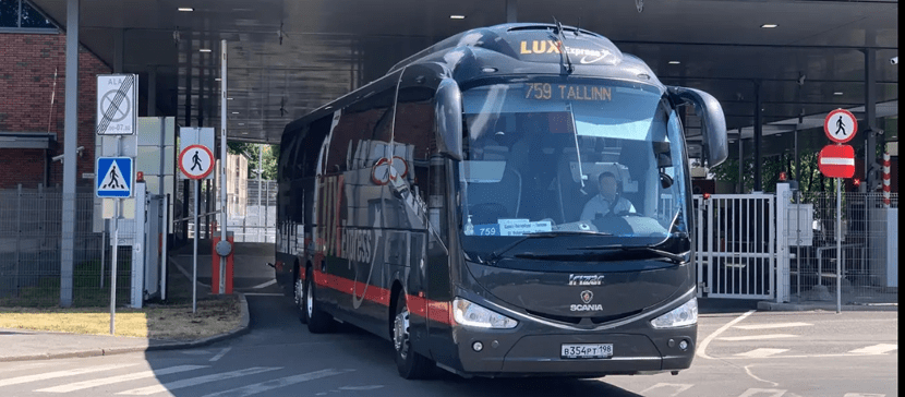 На границе в Нарве развернули 16 иностранцев