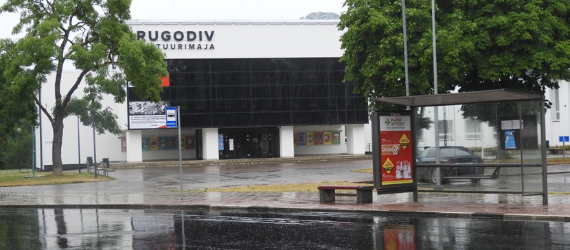 «Тащилась обратно с тяжелыми сумками»