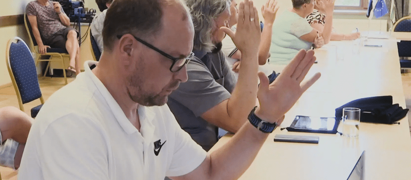 В Йыхви снова инициировали вотум недоверия руководству волости