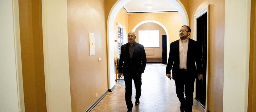 Фракция Партии реформ поддерживает Кариса как кандидата в президенты