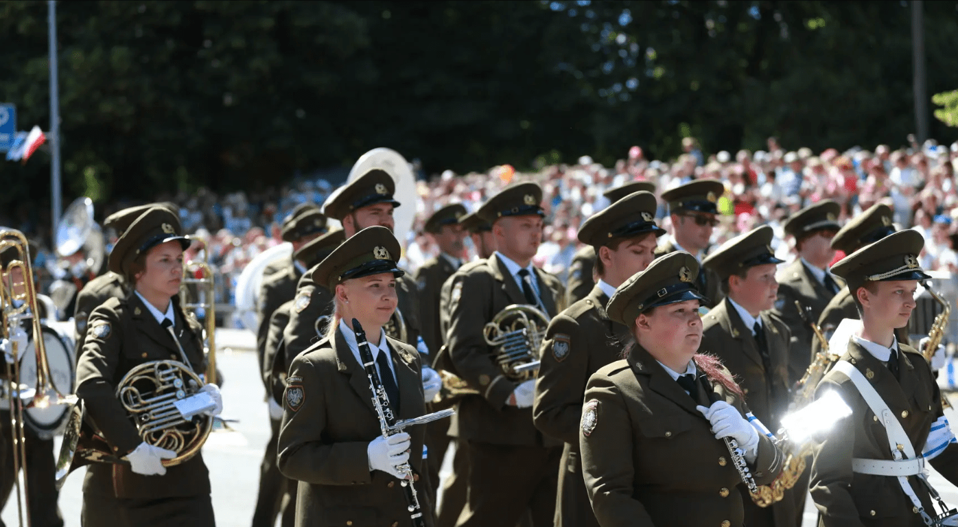 2 июня рабочий. День Победы в Эстонии 23 июня. Парад в Эстонии и Латвии 23 июня.
