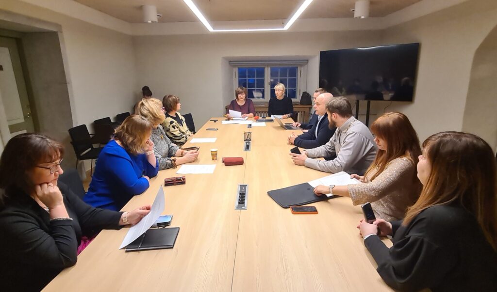 К диалогу и компромиссу в переходе на эстонский язык обучения призывает горуправа Нарвы