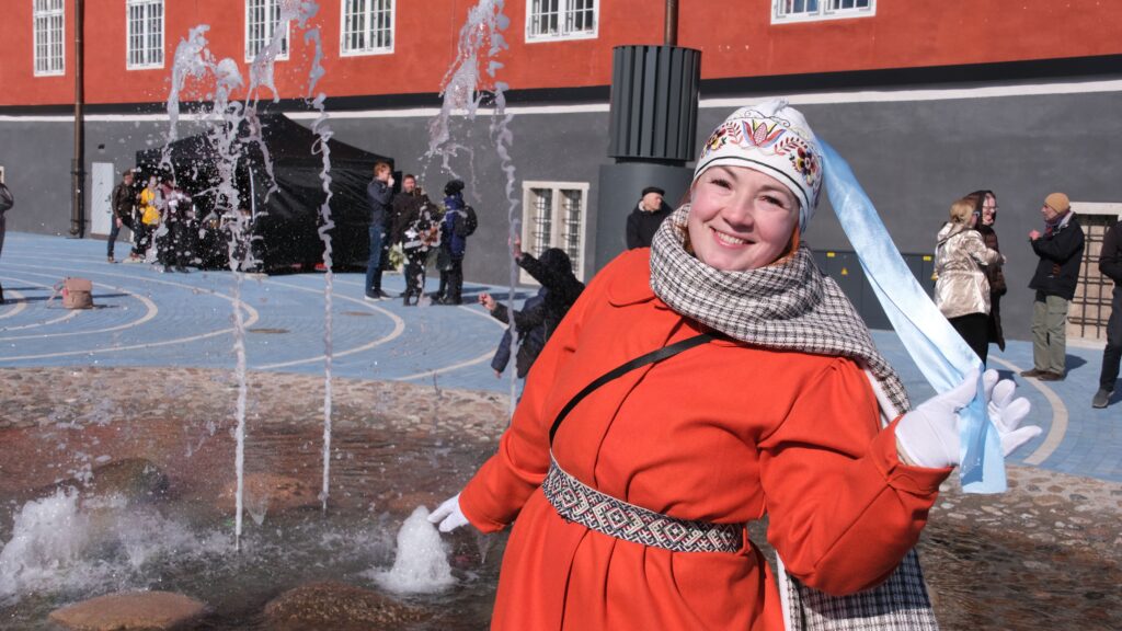 Она связывает нас с Финляндией и Швецией: в Нарве торжественно открылась Стокгольмская площадь