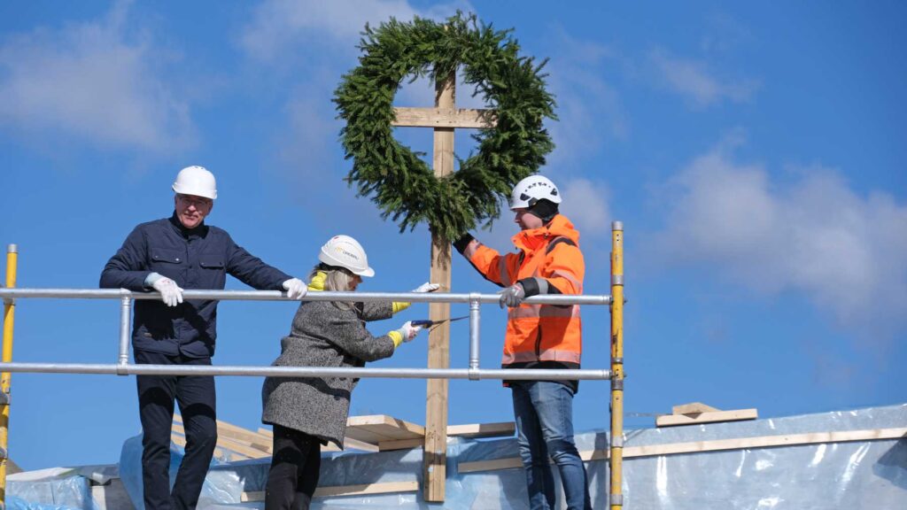 Photo | Builders of the Sports Center for Accept celebrated the holiday of rafters (supplemented)