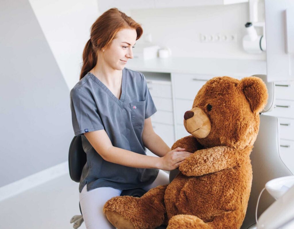 Healthy smile day: Estonians choose bright braces, and foreigners go to Estonia to be treated