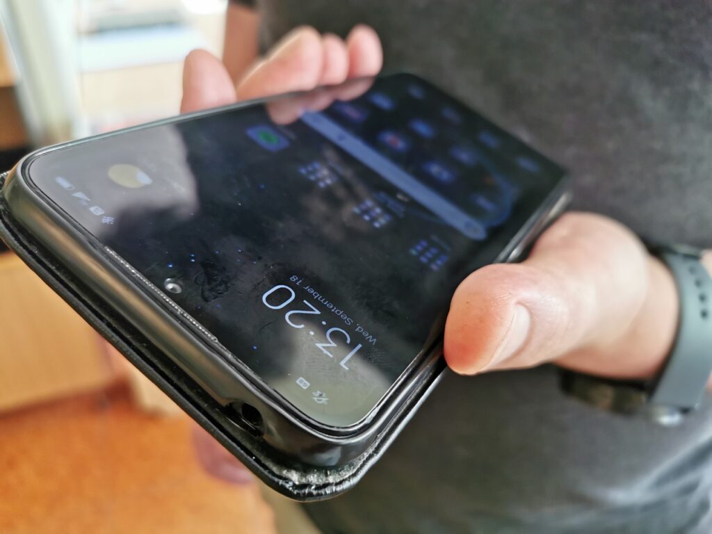 The state calls to check the language settings of SMS-improvisations