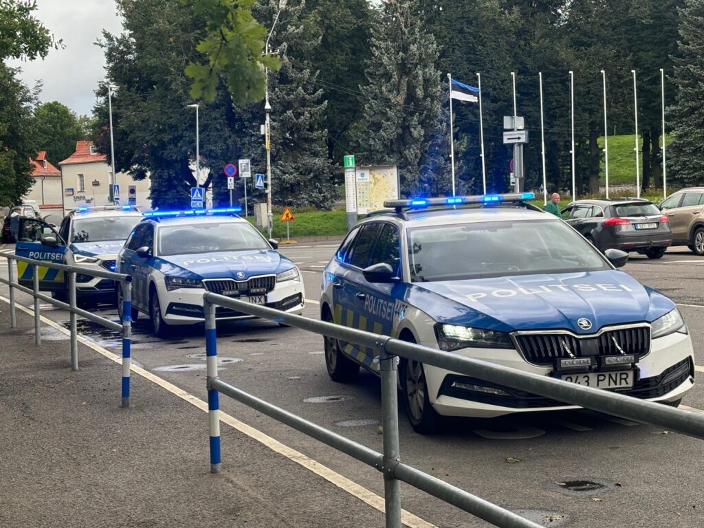 Fraudsters deceived the inhabitants of Ida-Viruma with 27,000 euros, in Narva teenagers attacked a passerby