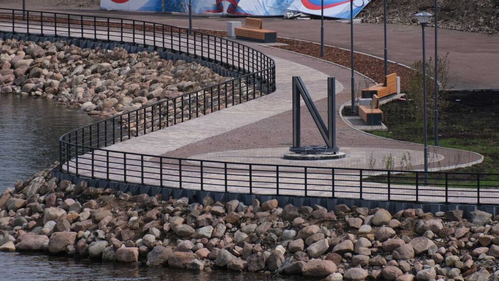 A new city sculpture appeared on the Ivangorod Promenade