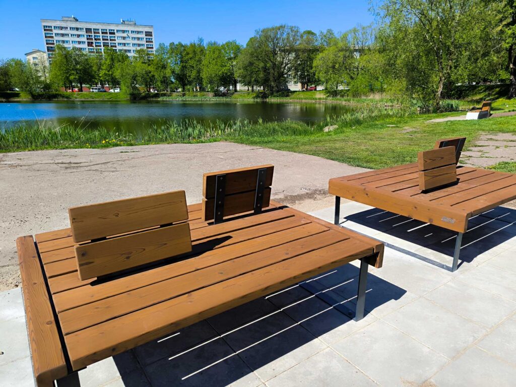 Narva updates city furniture, repairs lighting and playgrounds