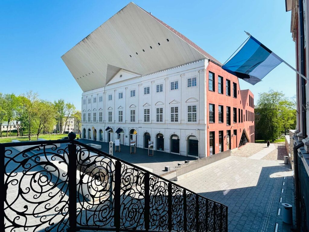 A set of applicants is opened in the Narv College