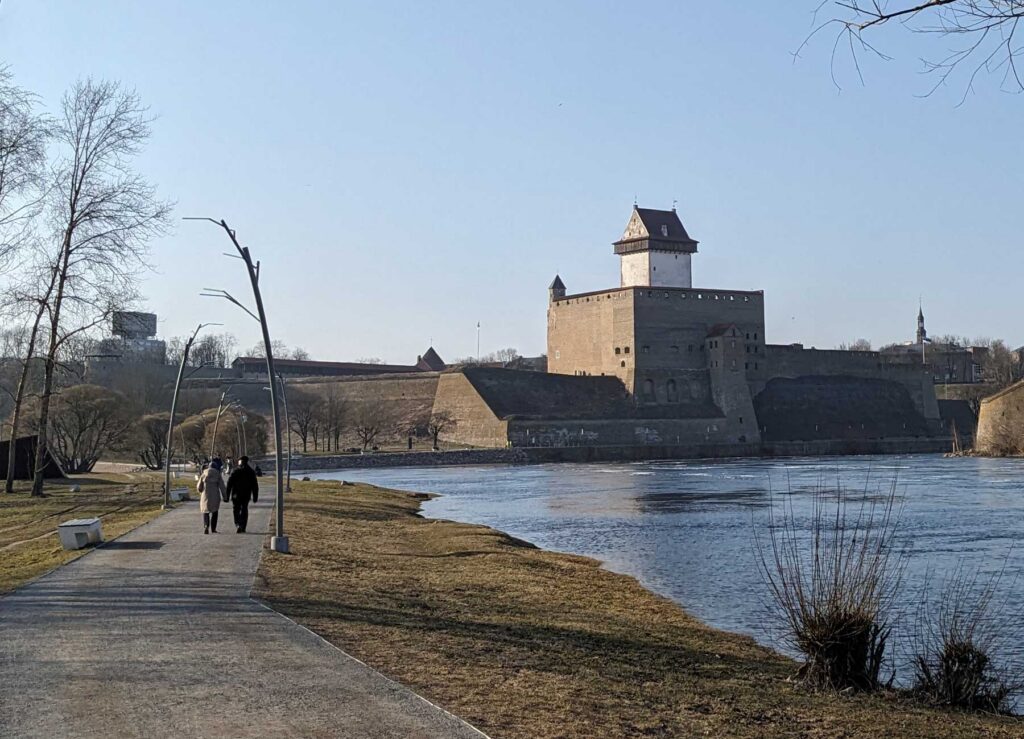 Goskontrol: from a frequent change of power, the management of city societies Narva suffers