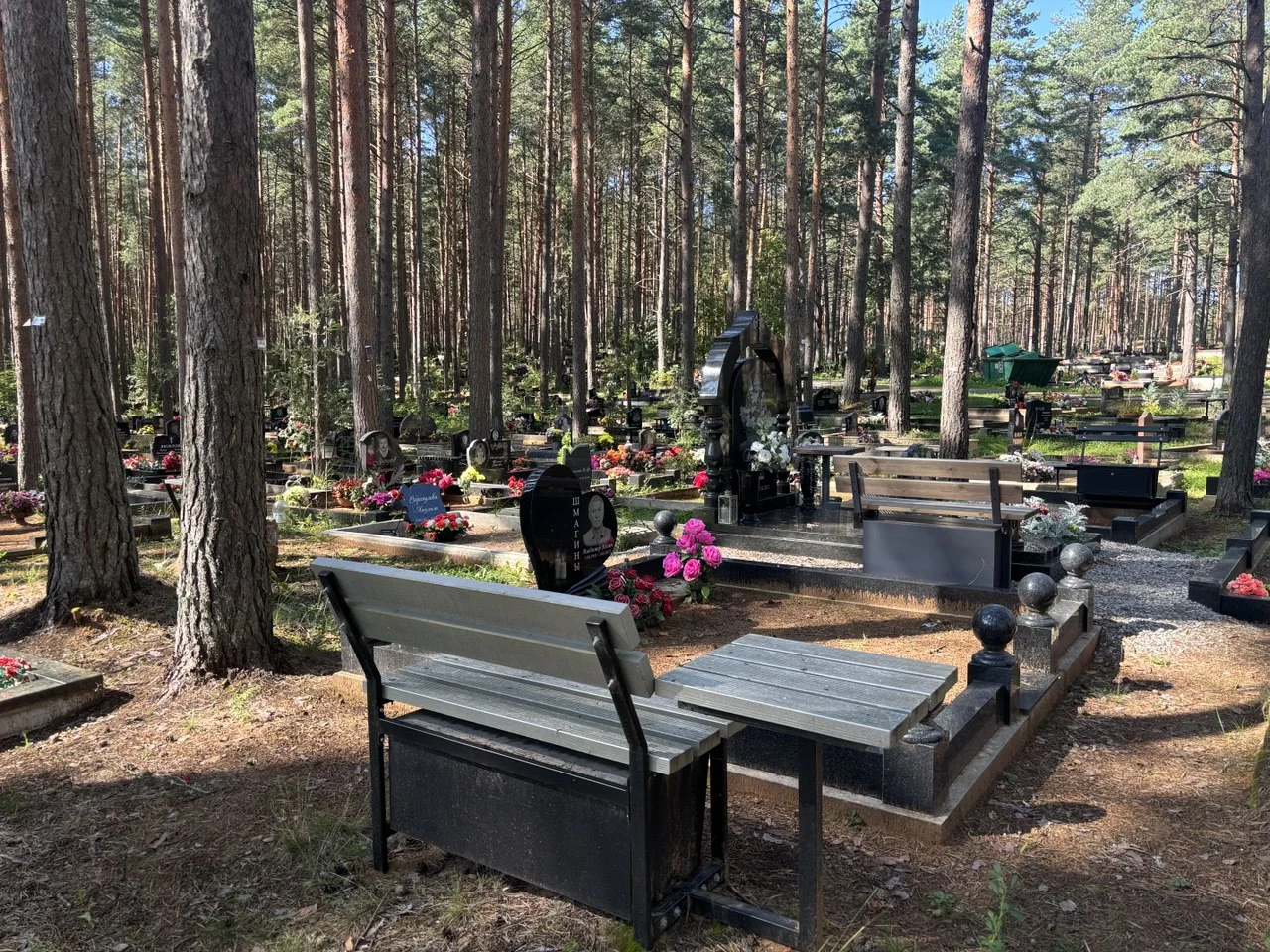 Количество автобусных рейсов на кладбище Рийгикюла в дни религиозных праздников будет увеличено